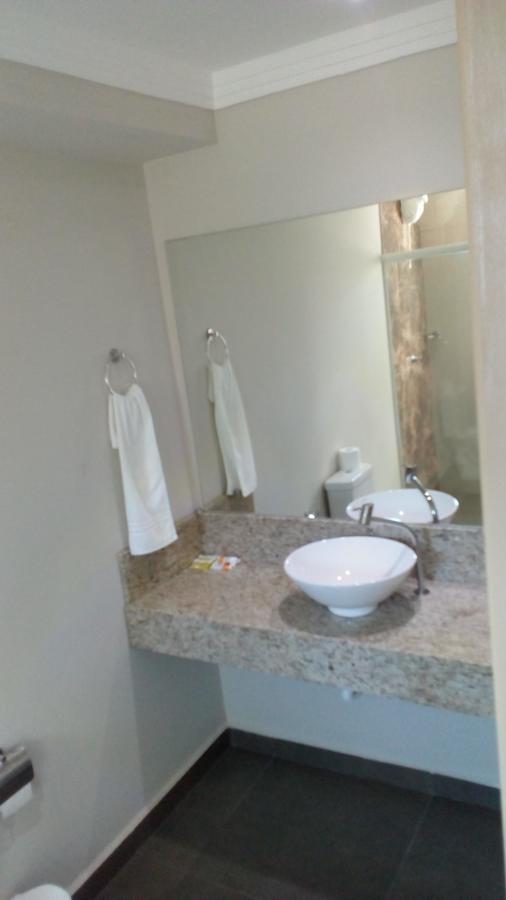 פוז דו איגואסו Hotel Iguassu Inn מראה חיצוני תמונה