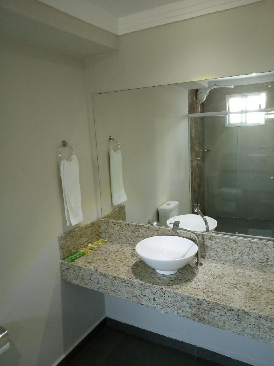פוז דו איגואסו Hotel Iguassu Inn מראה חיצוני תמונה